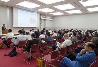 会場の大阪国際会議場は今日も満席です。